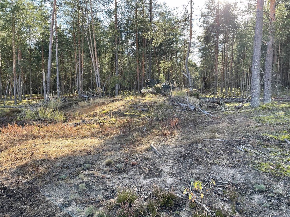 burts_knights's tweet photo. #tank camouflage! Black Knights from 3-66AR perfect camouflaging their tanks as part of Operation Iron Wolf alongside our Allies in Pabrade, Lithuania. Great job Burt’s Knights! #StrongerTogether #WeareNATO #bigredone #devilbrigade #warfightingmastery https://t.co/3UCaKZRo6R