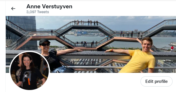 annejeje's tweet photo. @NewYorkNL Gelukkige verjaardag π
mooie herinnering π :-)
September 2019 met mijn zoon die in #NYC woont.
#actor #TheAmericanDream #IedereenBeroemd @thecoreofK #KennethCore https://t.co/HO6rzOyDUB