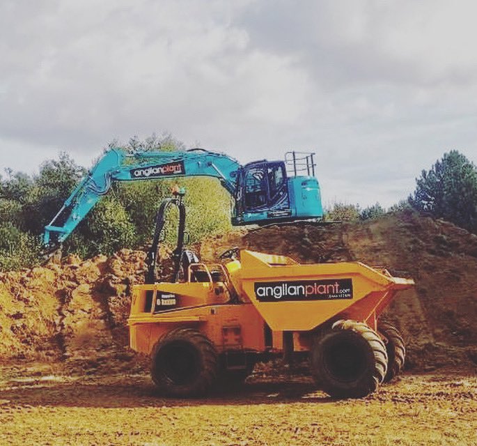 AnglianPlant's tweet photo. Thanks to @tom_the_plant_opp for this π·
@kobelcoeurope SK230 reduced swing 25t excavator & @thwaitesdumpers 9t site dumper.
Supplied by two top firms @molsongroup @ernestdoeagriculture
#kobelco #thwaites #premium #brands #qualitykit #planthire #planthireuk #anglianplant https://t.co/TL1STok1Yv