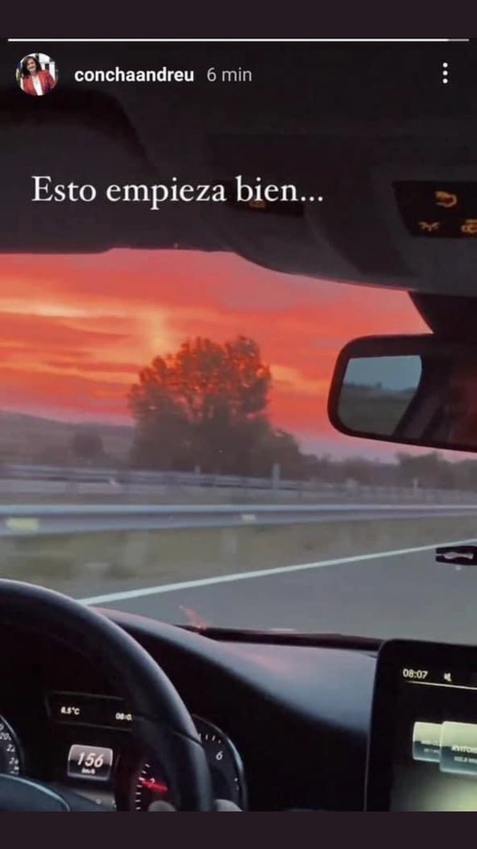 MarioGarcesSan's tweet photo. La Presidenta de la Rioja cuelga un tweet viajando al Congreso del PSOE. Si la imagen es cierta, y va a 156 km/hora, ya le está faltando tiempo para volver a Logroño y presentar su dimisión. https://t.co/JS2UuebsEP