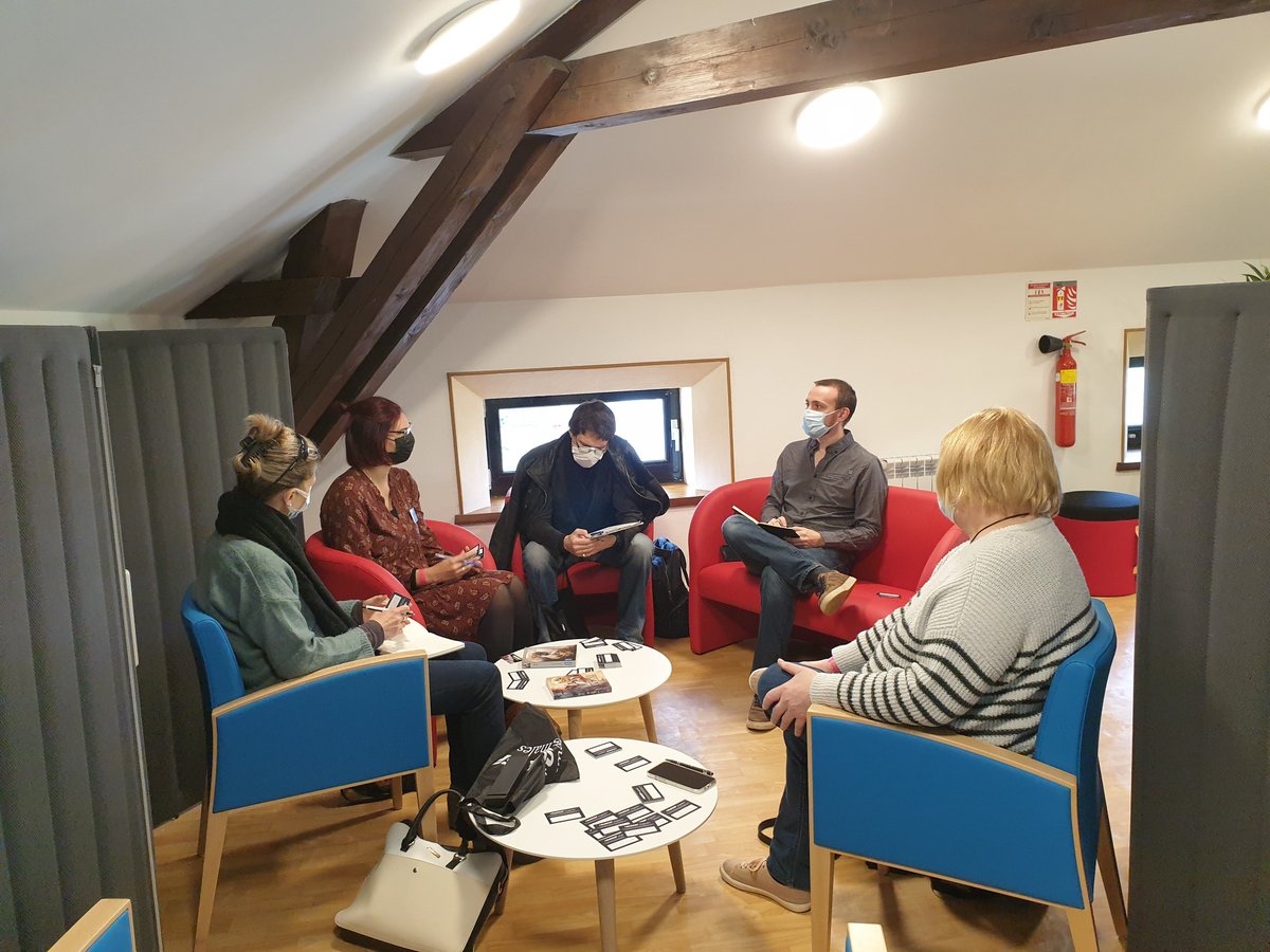 @Sailor_Flo Et en attendant, tu es en atelier avec nous 📚🤗#OWEESF #travail #imaginaire #sciencesdegestion #rechercheacademique