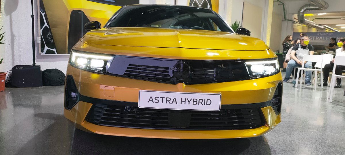 giauto_gipuzkoa's tweet photo. 😎 ¡Ya es oficial! 😎 El Nuevo #OpelAstra es presente con una versión Híbrida Enchufable, diésel o gasolina. Tenemos dudas por cuál decantarnos... ¿Nos ayudas?
❤️ Diésel y gasolina
💛 Híbrido Enchufable
#Opel #Astra #Diesel #Gasolina #Hibrido #Giauto #Elgoibar #Bergara #Olaberria https://t.co/QYRqaXPD8A