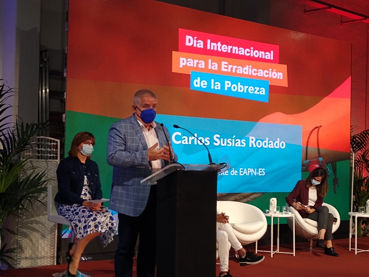 EAPNes's tweet photo. Carlos Susías, presidente de EAPN-ES: "Nuestro objetivo es que todos los ciudadanos y ciudadanas tengan sus derechos garantizados. Hoy vemos luces y esperamos que esto se materialice con medidas que luchen por la erradicación de la pobreza." #DíaPobreza #17O https://t.co/3vAXR1g5zA