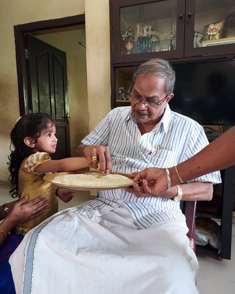 SshivadaOffcl's tweet photo. On this auspicious day, Arundhathi is truly blessed to be introduced to the world of knowledge by the legend, guru, Shri M.T. Vasudevan Nair
Happy Vijayadashami...
#Vidhyarambham #worldofknowledge #learning #vijayadashami #arundhathi #mylittleprincess https://t.co/Luy3GFlXZs