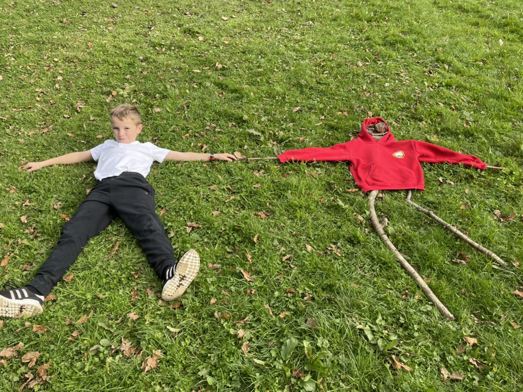 BGrovePrimary's tweet photo. Y4 have been in the meadow making “twins” of themselves. These twins are made using only natural items. How can we represent our arms and legs? 🤔With sticks of course! #creativeoutdoors https://t.co/E9D0D1Exiy