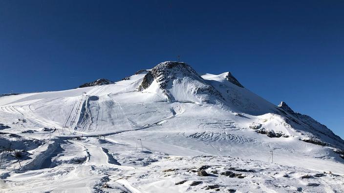 MontaudLive's tweet photo. Ça sent bon ! Tignes ouvre le glacier ce WE. 15 cm de neige tombée debut octobre et on annonce d'autres chutes la semaine prochaine.⛷
#tignesaddict https://t.co/nGcT0cytD4
