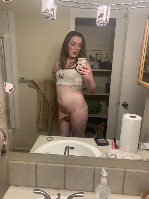 i filmed a super hot video but it glitched out and i lost it :(   RIP the hands free cumshot. you will<a href="/tag/trans"class="tags"><span>#trans</span></a>