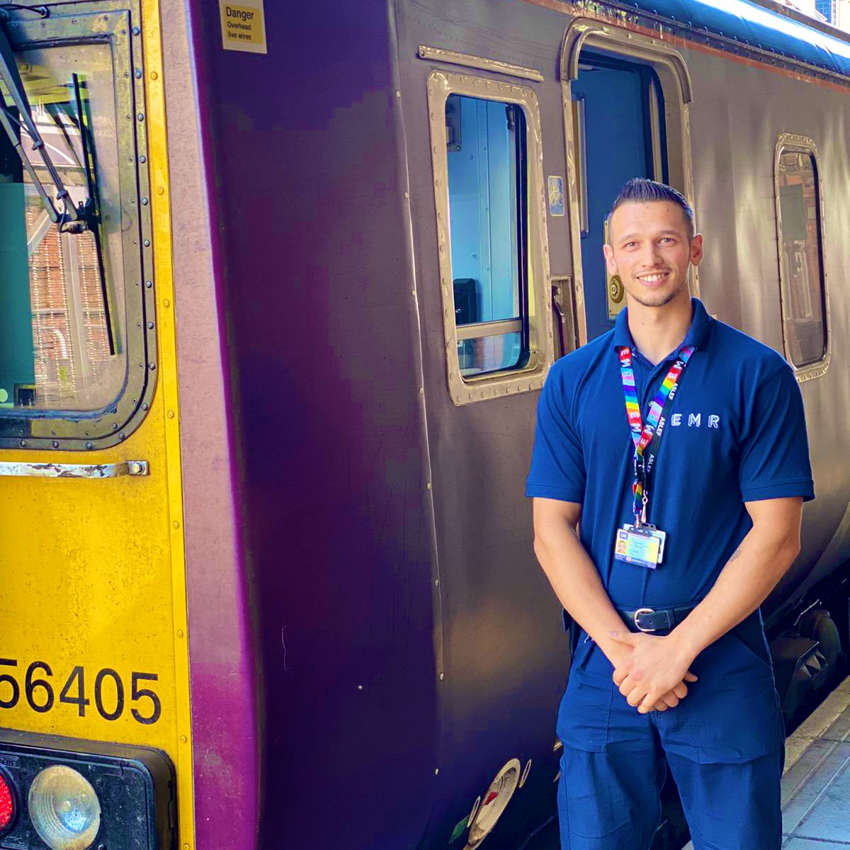 ChrisMRail's tweet image. A massive congratulations to yet more of our newly Qualified Drivers I’ve had the honour of doing the ‘golden handshake’ with recently. 

Congratulations to Sophie, Darren, Scott, Oli and everyone else I’ve forgotten to take a photo of! @weareEMR 🚂