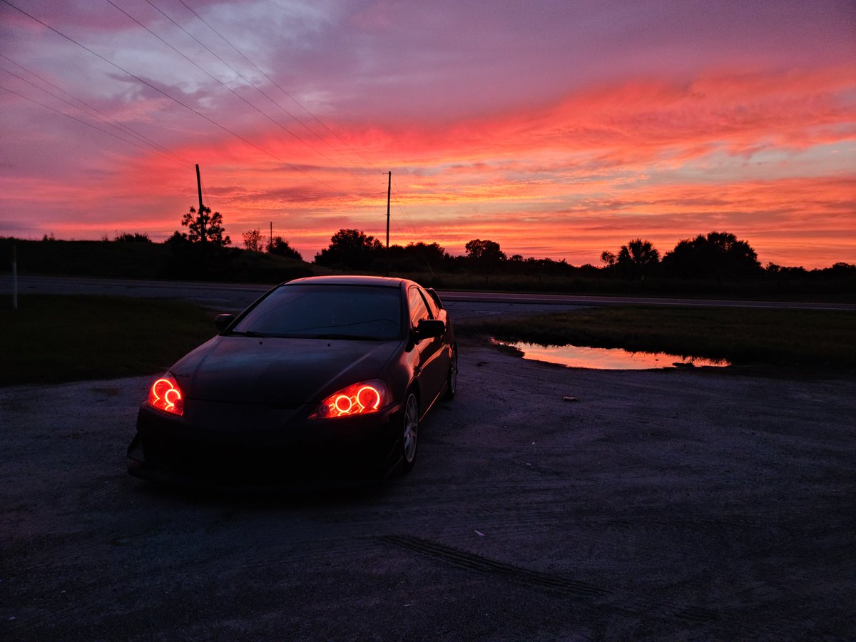 TearyAmoeba's tweet image. Crazy that I took these shots a year ago already. Time sure is flying! 
Love my ride though and the timing on these pics. 🔴⚫

#RSX #RSXTypeS #DC5 #acurarsxtypes #sunsetdrive