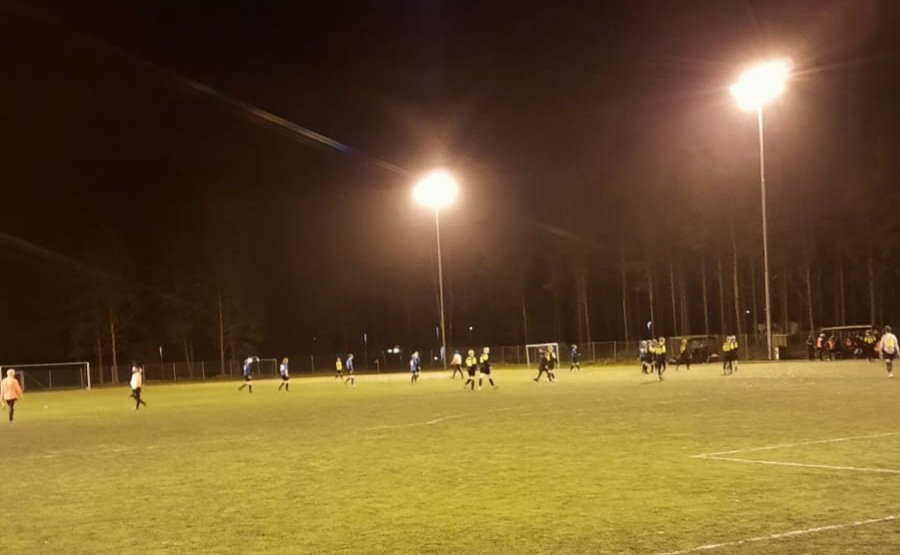 Kauden vika matsi ja kotiintuomisina 3p Ulvilasta.
Ottelusta tuli yhtä haasteellinen kun valaistus kameralle - hallittiin peliä mutta maalinteko ontui. Hatunnosto toki vastustajille, joka puolusti tiivisti ja uhraavasti fanaattisen kannustusjoukkeen edessä.

#nöyrästieteenpäin