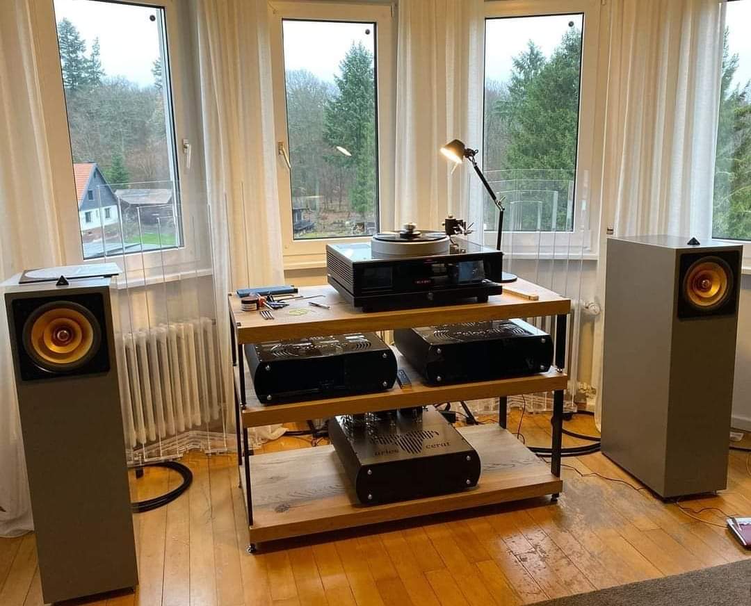 Berny2876's tweet photo. #AriesCerat elettroniche
#DohmannAudio giradischi
#CubeAudio diffusori https://t.co/Hg78kOG8pS