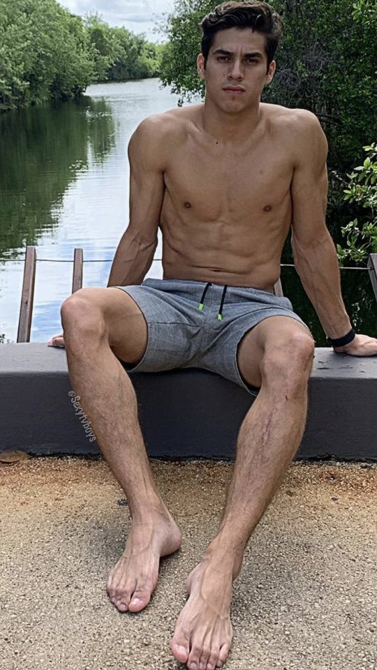 Horny Dudes 🔥 tweet media