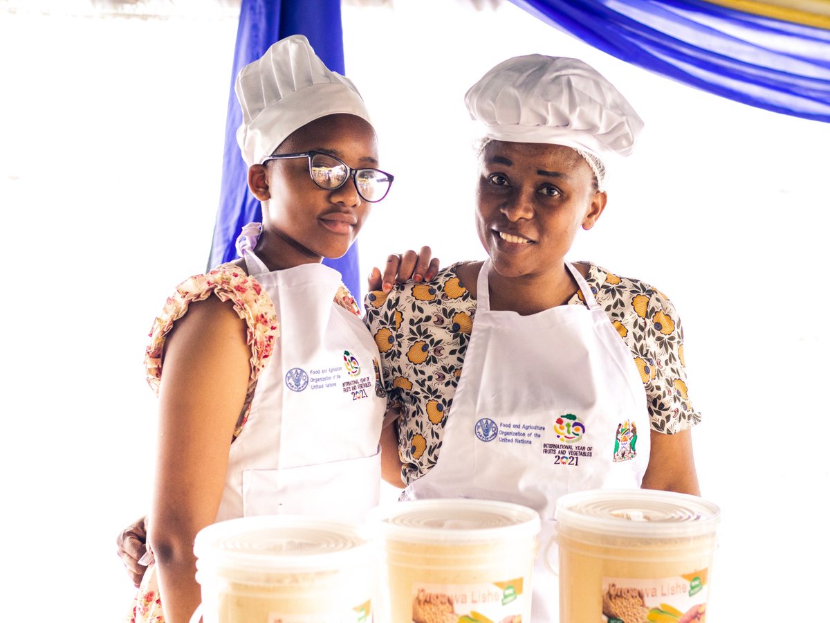 FAOTanzania's tweet photo. With support from @FAO, Zena Mshana, a young Tanzanian agripreneur thrives in the nutritional food business.

She joins UN agencies &amp; partners in educating communities on the nutritional value of biofortified foods, maize, beans &amp; Organge-Fleshed Sweet Potatoes.

#WorldFoodDay https://t.co/LUfFz659bM