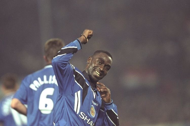 Andy Cole, Andy Cole,
Andy, Andy Cole,
He gets the ball and scores a goal,
Andy, Andy Cole.

Happy bday 