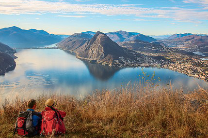STMediaCH's tweet photo. Traumwege über dem Luganersee! Mit @coop_ch
 -Zeitung Wanderexperte #ThomasCompagno unterwegs zu den schönsten Aussichtspunkten am  #MonteBré und zum Olivenhain-Themenpfad  bei Gandria!
@ticinoturismo @LuganoRegion
Wandertipp: https://t.co/oNFTnSOo3h https://t.co/vDrDAiONZH