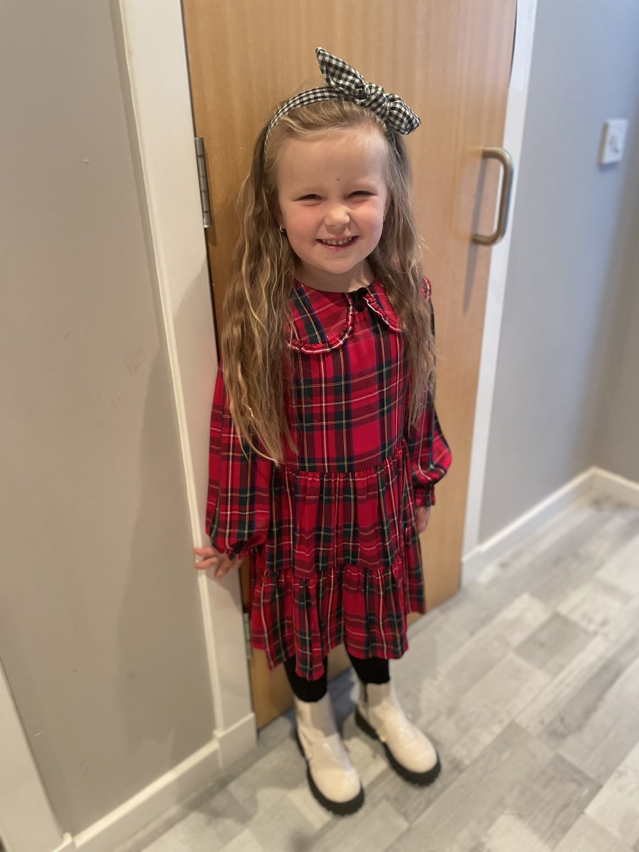 Sutherland3S's tweet photo. ❤️❤️❤️Wearing red to school to show the red card to racism ❤️ ❤️❤️ #redcard #racism #school #showtheredcard #SayNoToRacism #mumsgirls #allwelcome #primary1 #primary7 @Castleview_PS @MrsBirdCV @mrspearsoncv https://t.co/mUpvvmvGJ3