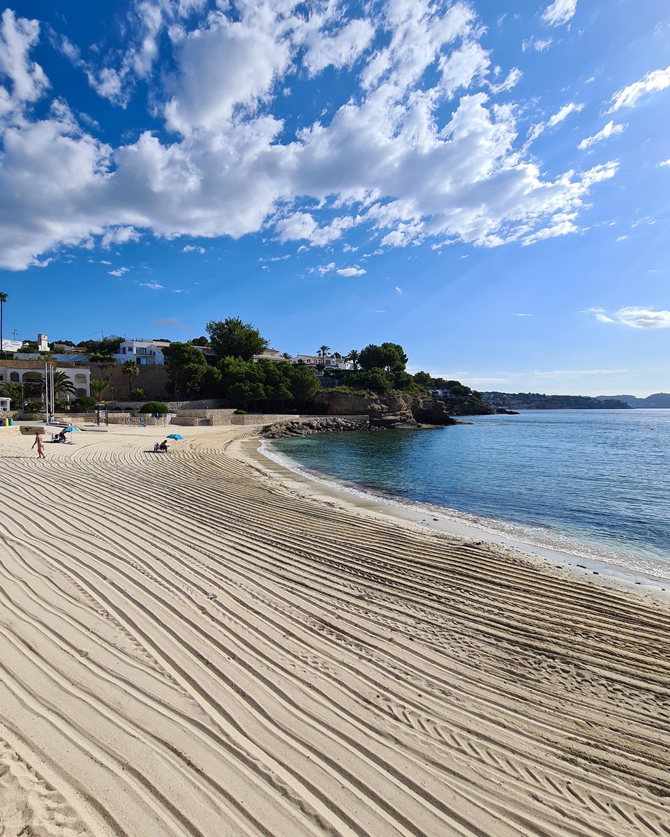 Y es que Cala Fustera es bonita en otoño, en verano y todo el año 🤩✨ ¿También es una de tus favoritas? - #CostaBlanca #Benissa