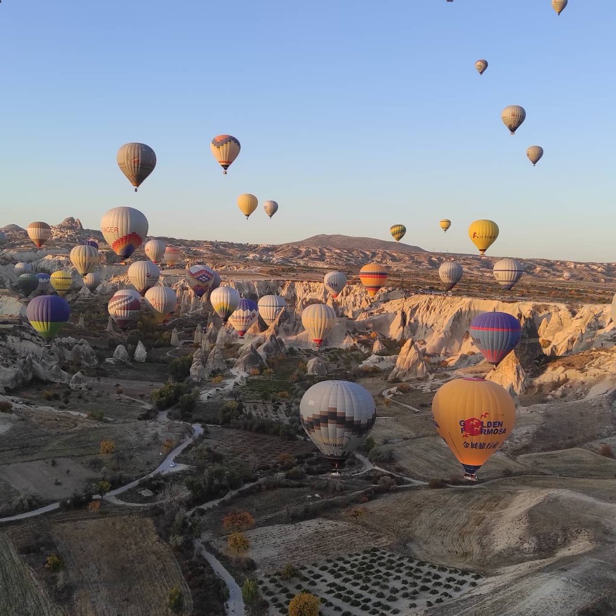 CanTravWillTrav's tweet photo. [as] Incredible start to my 41 birthday with @RoyalBalloon for a hot air balloon flight over #Cappadocia.

A bucket list experience for yrs that I was meant to do with my amazing mum, who sadly passed away in July 😢

Thanku #royalballoons 😍

 #visitturkey
@goturkey @GoTurkiye https://t.co/Sb2uCmeakk