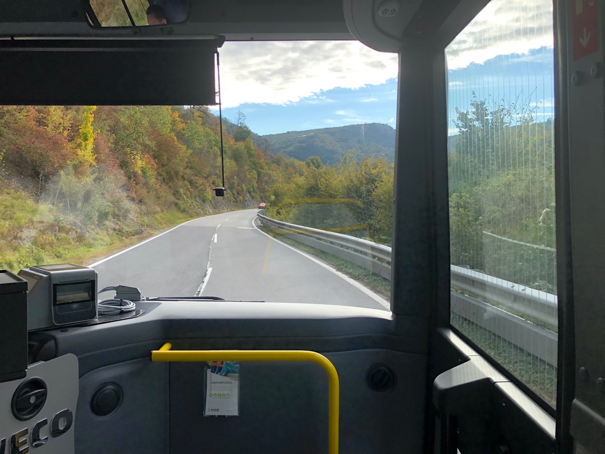 AEcolabel's tweet photo. So geht #GrüneGeschäftsreise:
Mit @unsereOEBB und Bus durch den wunderschönen #Wienerwald ins #Umweltzeichen- Seminar-
und Eventhotel #Krainerhütte
#Helenental
#Baden
#austria
#GreenLocation
#GreenMeetings https://t.co/KapUNpMF6Y