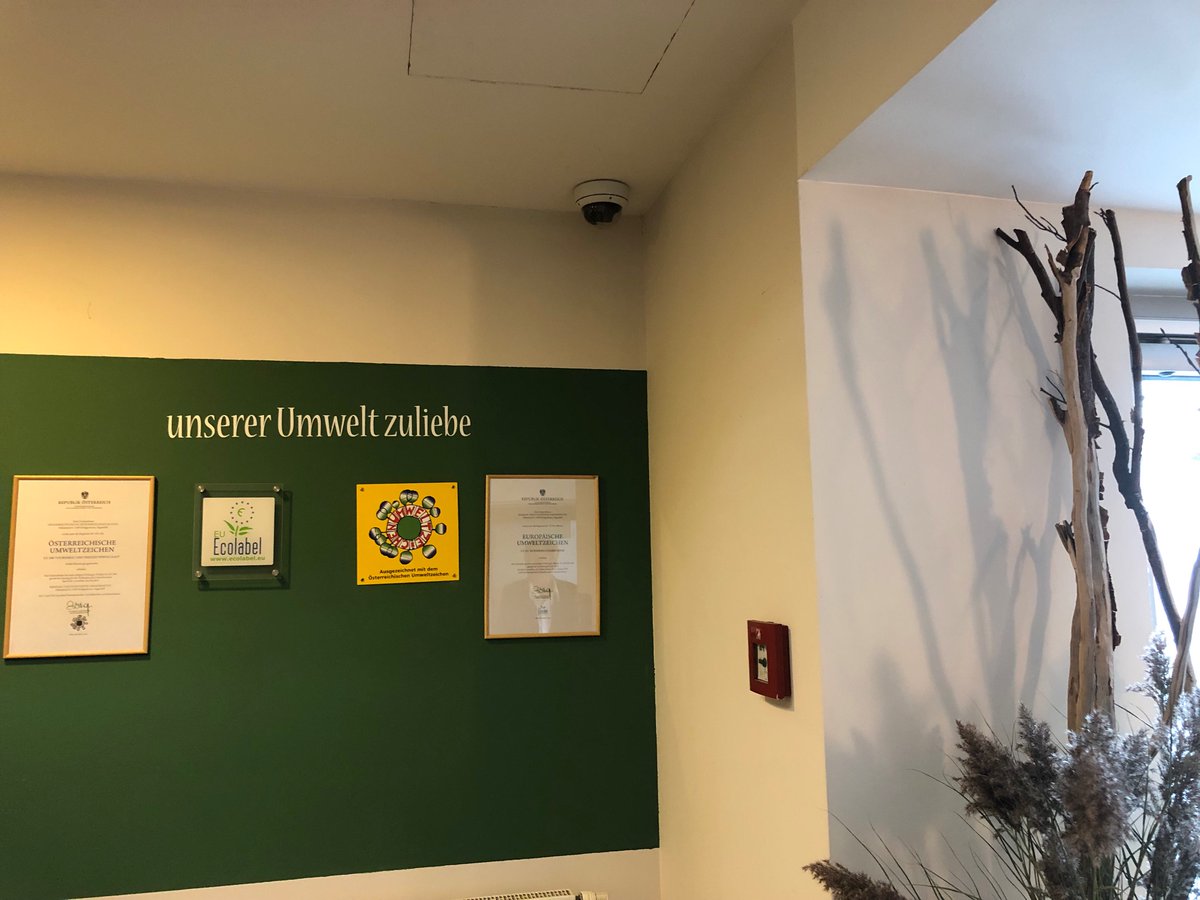 AEcolabel's tweet photo. So geht #GrüneGeschäftsreise:
Mit @unsereOEBB und Bus durch den wunderschönen #Wienerwald ins #Umweltzeichen- Seminar-
und Eventhotel #Krainerhütte
#Helenental
#Baden
#austria
#GreenLocation
#GreenMeetings https://t.co/KapUNpMF6Y