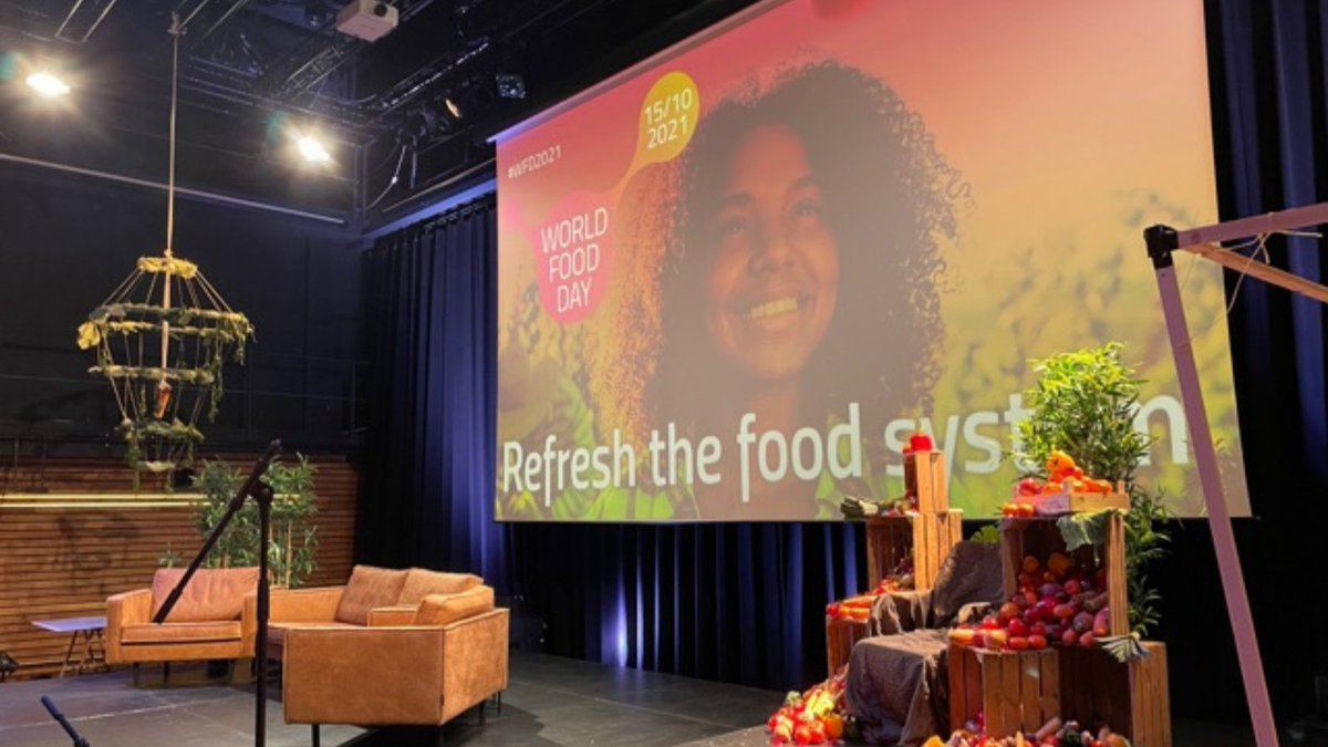 nfp_sdg2's tweet image. The stage is set and we're ready to #RefreshTheFoodSystem at our 2021 #WorldFoodDay celebration event.

We'll be live online at 10am CET and very much look forward to you joining us.

Watch and participate via the link below ⬇️

bit.ly/3ve7T9e

#WFD2021 🍅🍊👩‍🌾