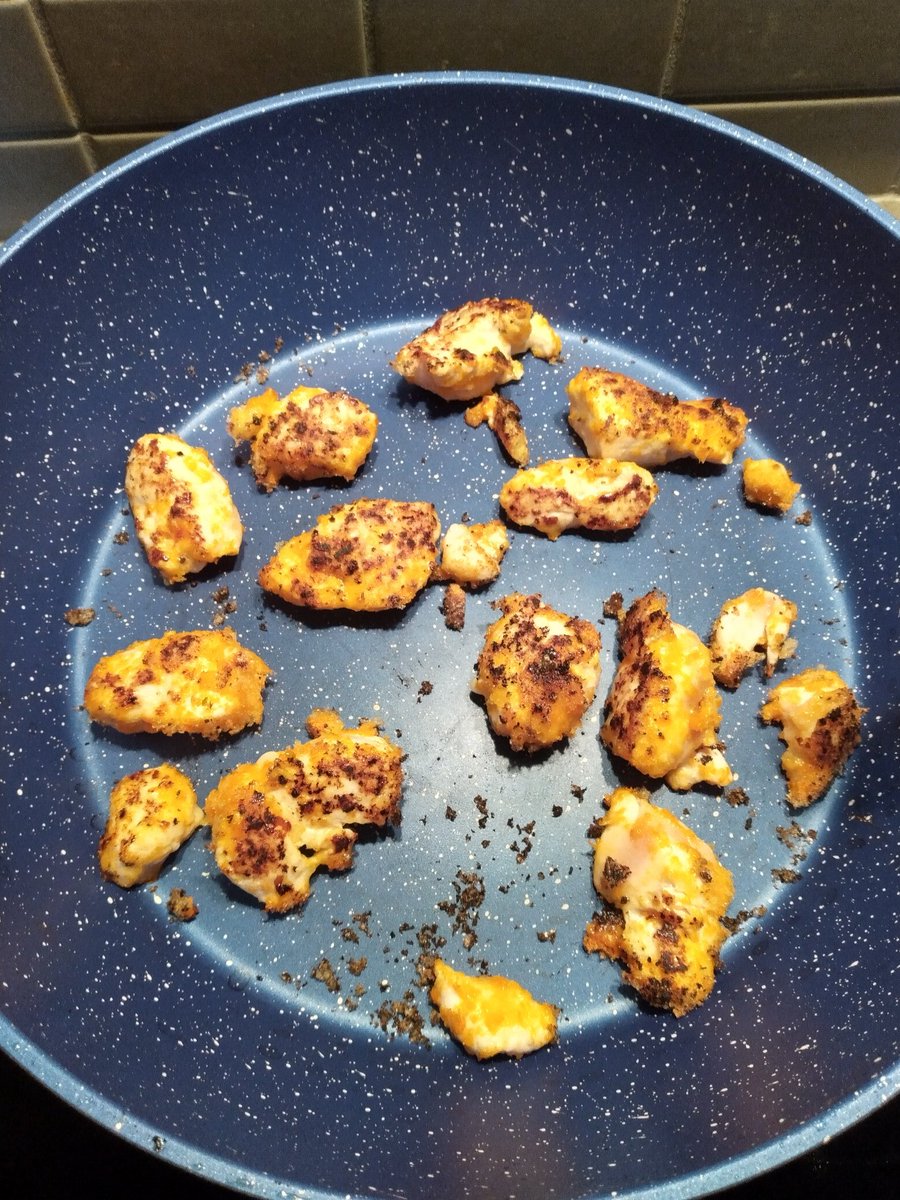 AusLoafer's tweet photo. A Friday cooking experiment 🤷‍♂️

#Chicken #CafeMarko #JalapenoCheetohs https://t.co/lBPsGTpyHI