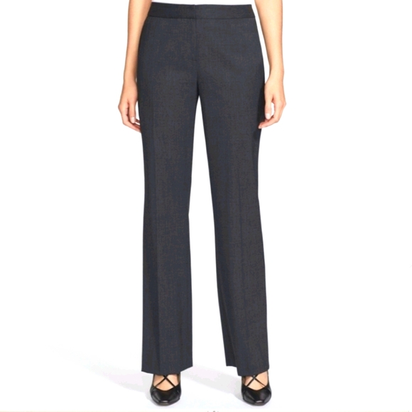 te_andra's tweet image. So good I had to share! Check out all the items I'm loving on @Poshmarkapp #poshmark #fashion #style #shopmycloset #alfreddunner #lafayette148newyork #7forallmankind: posh.mk/XEI8WyyWmkb