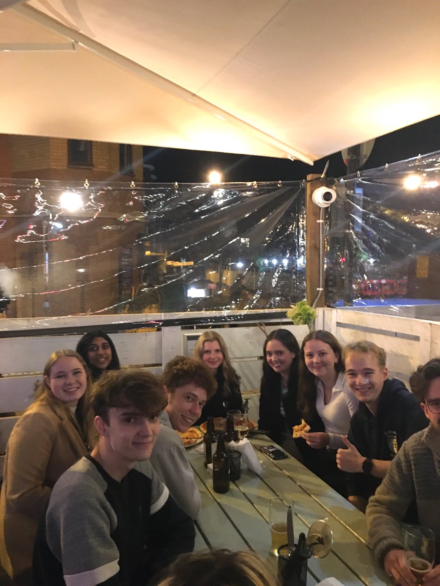 📸o’n trip i’r tafarn neithiwr! hyfryd gweld cymaint o wynebau hen a newydd ❤️

📸from our pub trip last night! lovely to see so many old and new faces ❤️