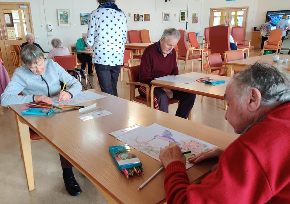 Great to have @tralee_art_group back <a href="/bailemhuire/">bailemhuire</a>!! Wonderful to see everyone enjoying and engaging! Note: All under strict Covid guidelines 😷 #arttherapy #artoftheday #art