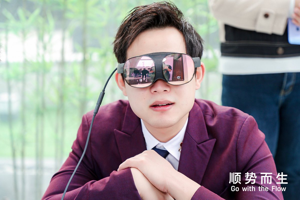 AGraylin's tweet image. Heard there was a request for some Real people wearing Real #ViveFlow devices… at our launch event in Beijing today.😎 #ImmersiveGlasses