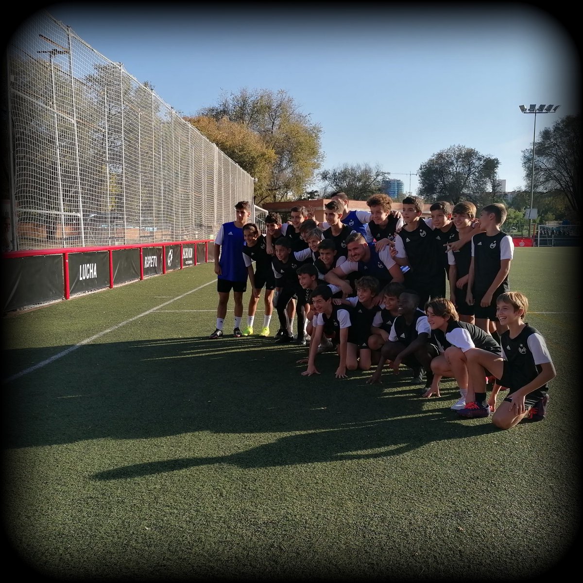 TelladoHugo's tweet photo. Comienza la Liga 21-22 

#AdarveInfantilB
#LahoradelLobo

Ningún jugador es tan bueno como todos juntos💪🐺🐺🐺🐺💪

Sabado16 Octubre
InfantilB Vs FundacionA ⚽️🥅 https://t.co/cZXMbdJV4H