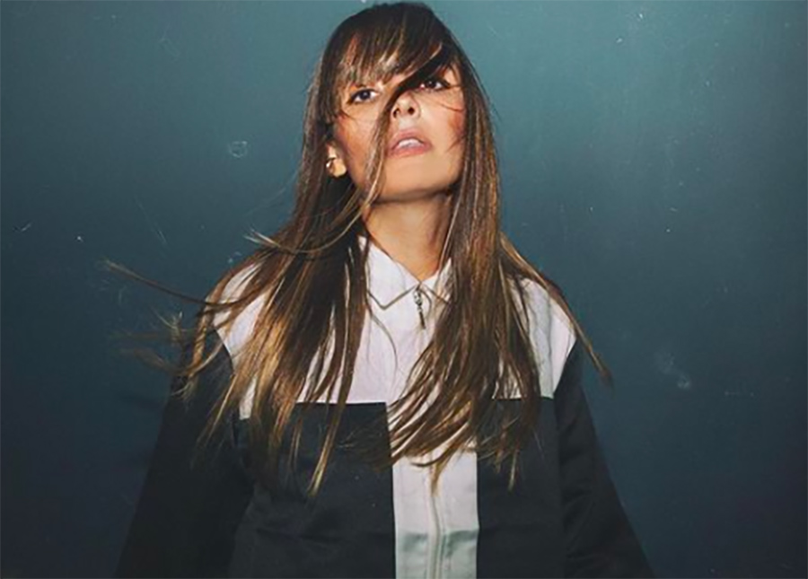 HABER ✋| Alternatif sahnenin başarılı müzisyenlerinden Melis Güven, yeni single’ı “Teslim Ol”u bugün yayınladı. Güven, şarkıyı nasıl yazdığını da kaleme aldı: 

🎶 "Bir gece bir rüya gördüm, boşlukta süzülüyorum…"

<a href="/melisgvn/">Melis Güven</a>
<a href="/avrupamuzik/">Avrupa Müzik</a>

dergy.com/melis-guven-ye…