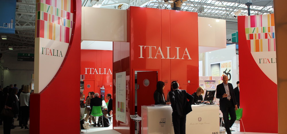 ActuaLitte's tweet photo. Prévision de croissance à deux chiffres en 2021 pour l'édition italienne
https://t.co/gQ5e86ZtlA
@SalonedelLibro
CC @@SIAE_Official @NielsenIQItaly
#economie #international #Italie #croissance #edition #SALTO21 #librairies #cybercommerce #salon https://t.co/snb8rRO5fG