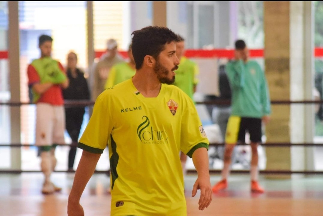 🚨RENOVACIÓN
📝Javi (<a href="/JavierBruOrts/">Javier Bru Orts</a>) seguirá un año más en el equipo.

🔎El jugador cumplirá su 7ª temporada en el conjunto. 

#JaviRenovado