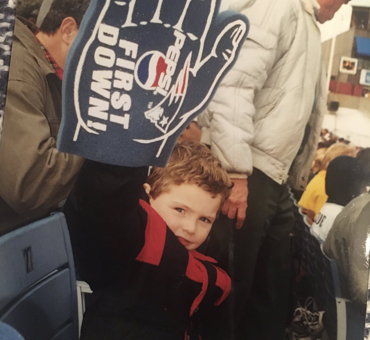 Carolyn_Bou's tweet photo. Happy Birthday @neil_boudreau! B’more 🦀 is a long ways away, but it’s SOOO cool 😎 you’re living your dream & able to combine TDs & Punts with an MBA. Doesn’t get any better than that! 👊 💥 🏈🐻🎂 💕❤️🤗🥰🤗 #GoMSUBears https://t.co/eGcjFZiHUU
