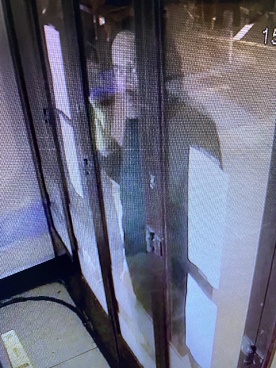 This scumbag and 3 of his mates attempted to break into my shop last night and have smashed windows 

<a href="/Notarianniices/">Notarianni Ice Cream</a> 
15th October 05:53am 

Please retweet and let’s get a name