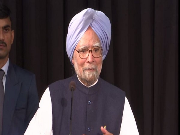 Former Prime Minister Dr Manmohan Singh who is admitted at AIIMS Delhi is stable and recovering: AIIMS official

(file photo)

(ANI)