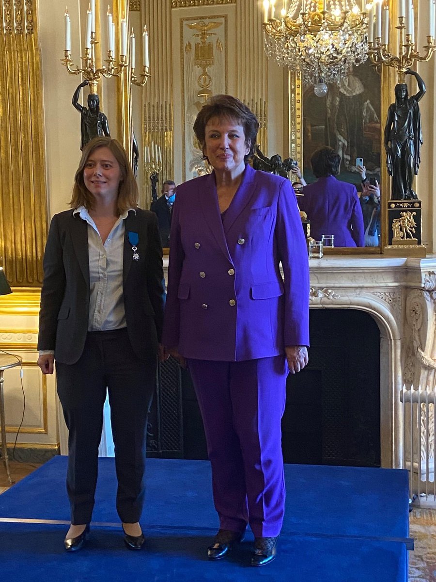 cath_michaud75's tweet image. Chevalier dans l’Ordre National du Mérite
Quels évidence et plaisir d’être décorée par @R_Bachelot! Symbole d’une longue amitié et de combats gagnés ensemble!
Profondément honorée et fière de cette distinction républicaine, je continuerai à servir inlassablement l’intérêt général