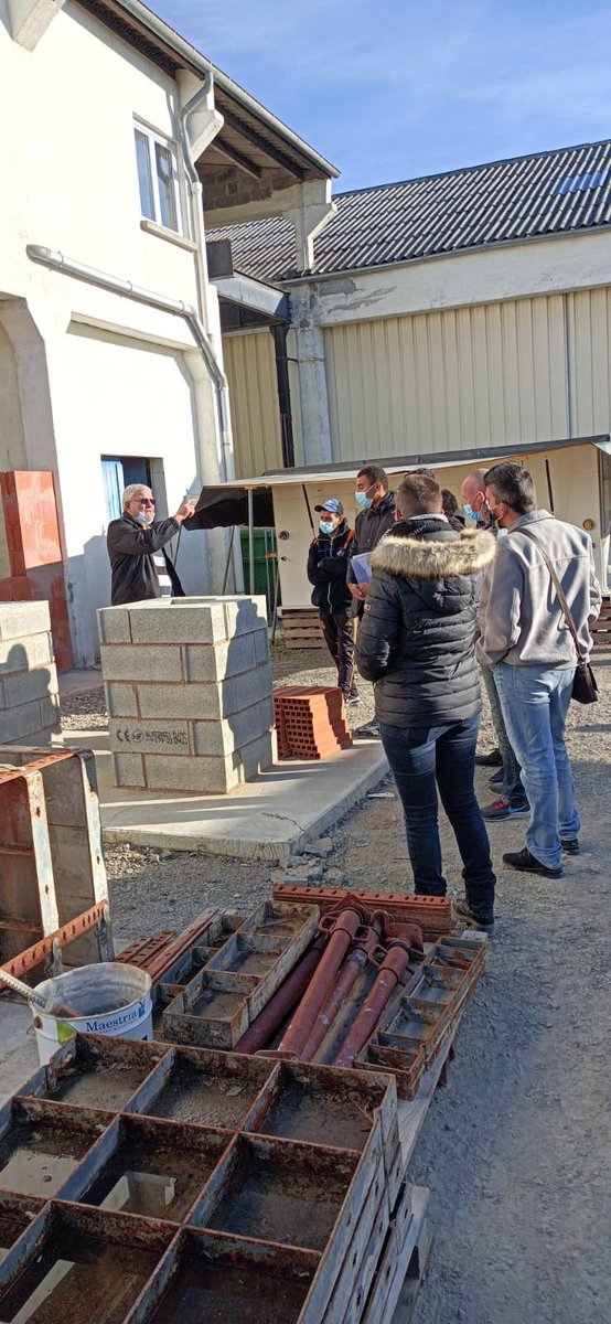 JOUVEThomas42's tweet photo. Semaine #BTP : AFIMAB ouvre ses portes aux demandeurs d’#emploi : visite des ateliers, échanges avec des artisans et présentation du secteur par @CapebLoire. #TousMobilisés pour promouvoir les #metiers du BTP et faciliter les #recrutements. @poleemploi_ara #roanne https://t.co/7lEzJBetc1
