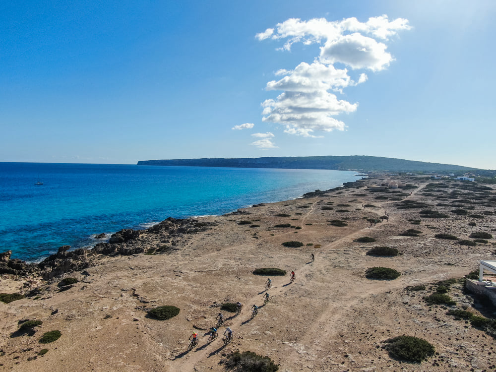 formotor's tweet photo. ¡22, 23 y 24 de octubre no te pierdas la vuelta cicloturista en Formentera! 🚴♂️🚴♀️
Somos patrocinadores 💙
#Formotor #Formentera #voltacicloturista #rentacar https://t.co/KgFAd7qZ7C