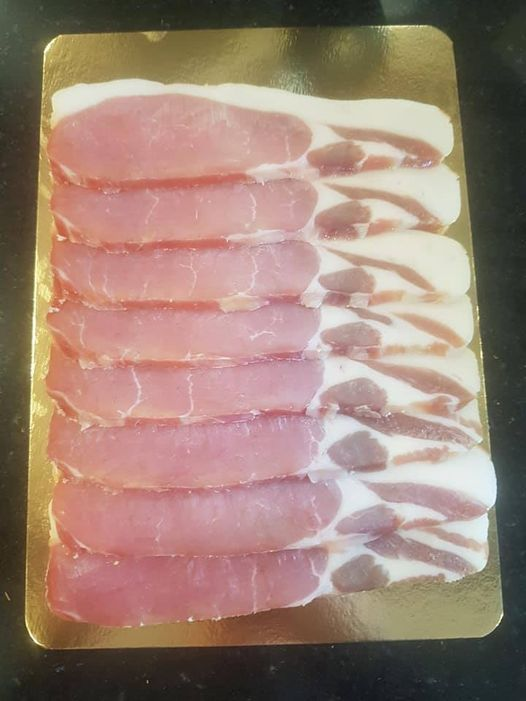 OxfordPig's tweet photo. PORK FACT
In the 1800's and still to this day. It was written... he pigs used for bacon should not be too big so that the salt strikes through the meat more equally and the smoke penetrates more perfectly.
Photo: @StephanieNight6 #OSBPork #Porkfact https://t.co/2HhMV0GyGS
