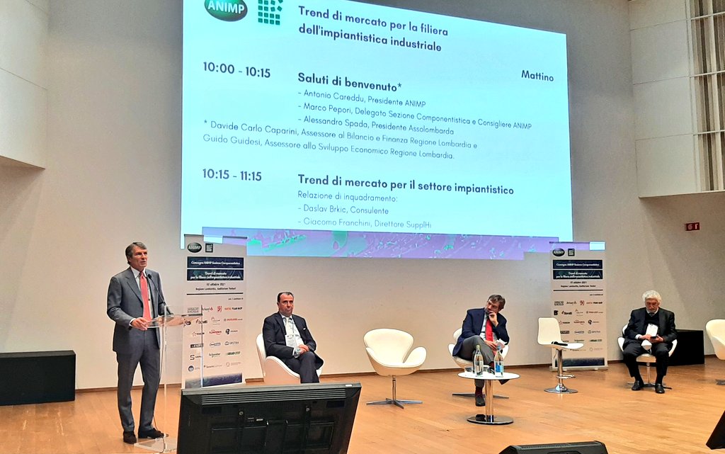 Assolombarda's tweet photo. "Filiera dell’impiantistica industriale ricoprirà ruolo chiave in diverse missioni del #PNRR, come #digitalizzazione e #GreenTransition. Allocchiamo al più presto fondi europei per dare immediato impulso a investimenti" @ASpada_ Presidente #Assolombarda #ANIMP https://t.co/7tXCRf54cM