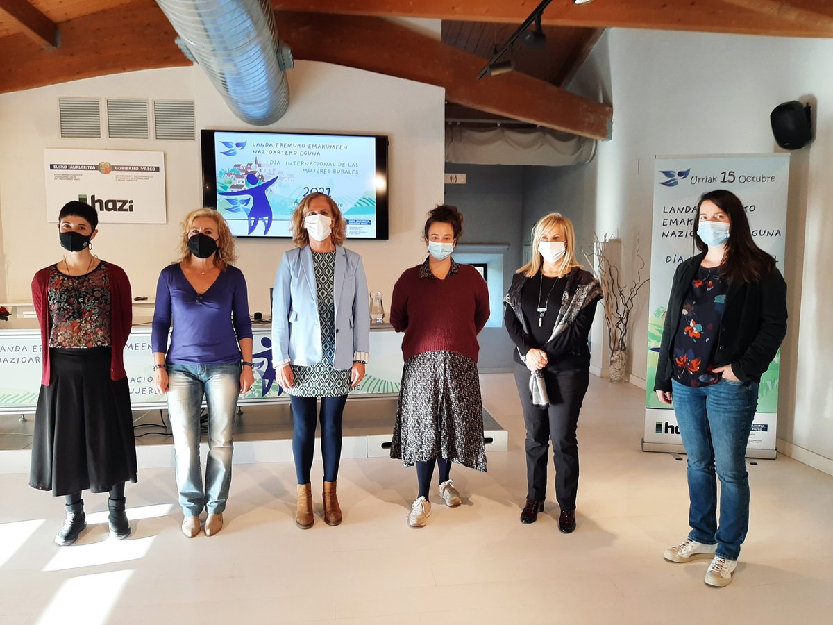 👩‍🌾Landa Eremuko Emakumeen Nazioarteko Egunaren hamazortzigarren edizioa hasi da Arkautin.

👩‍🌾Comienza la decimoctava edición del Día Internacional de las Mujeres Rurales.

#Diadelamujerrural #Mujeres #rural #RuralWomenDay #landaemakumeeneguna #landa #emakumeak