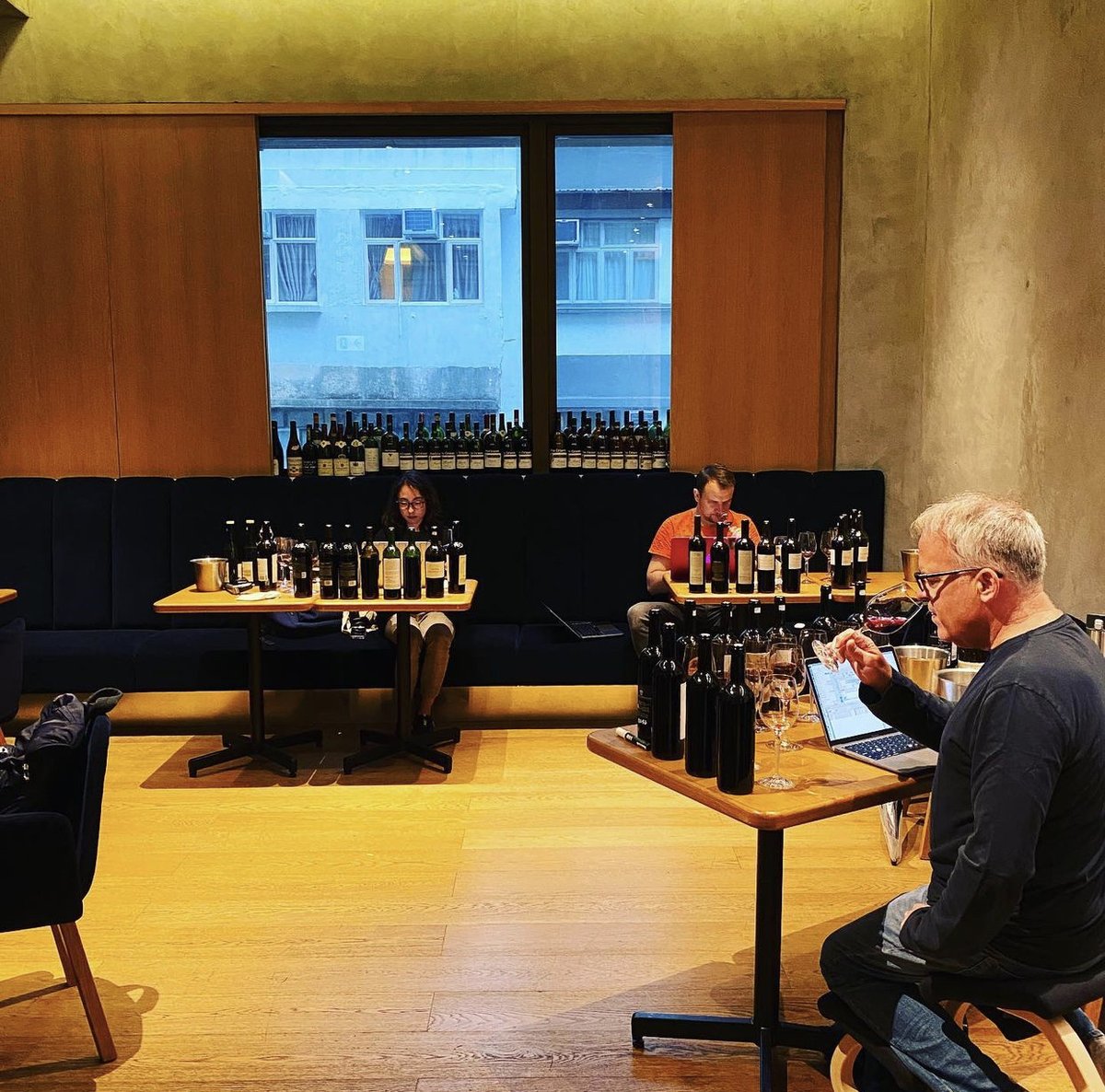 ConsBrunello's tweet photo. Il Brunello di Montalcino Riserva 2016 è il vino top degli ultimi assaggi di @JamesSuckling. “Grande annata, ve la consiglio”
https://t.co/4K2FSLLOuc
#BrunellodiMontalcino #Riserva2016 #BrunelloRiserva2016 #JamesSuckling https://t.co/LeFHD2i1l4