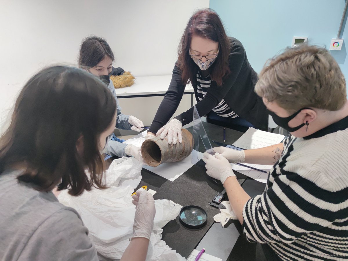 DrKenGriffin's tweet photo. Thanks to the wonders of Zoom, Christian can lead the session remotely while I help the students with their vessels from @TheEgyptCentre. Today is the first time they have seen them, so some initial observations and training on measuring them! #objectcentredlearning @SwanseaUni https://t.co/Kxwh40FPnD