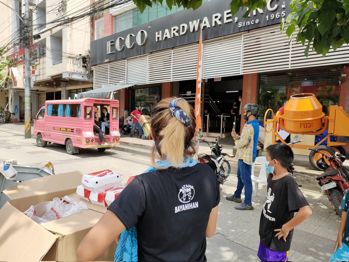 BatangStarPh's tweet photo. ATM. DBC Church gives Feeding Program for Street Children through BATANG STAR - ECCO Hardware's Mobile Pantry for street kids, parking boys, the like. Thank God! Salamat DBC! #StreetLocation1 #StreetChildrenMinistry #BatangStar #MobilePantryForStreetKids https://t.co/31stffl2x1