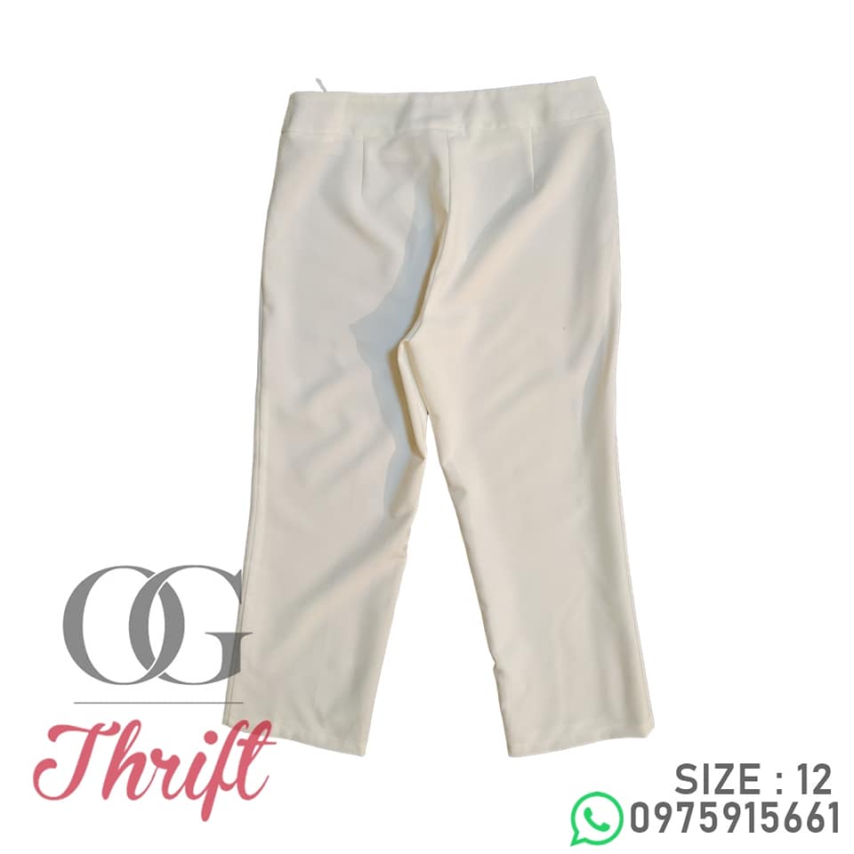 _OGThrift's tweet photo. #PickOfTheDay Style inspo today is television personality and actress, @Oprah! Her matching desert sand flowy top and heels paired w/ these white slacks is a simple look for a Friday! Grab these ivory pants from our store and recreate this look. K100. Keep it #OG #CatalogUPDATE https://t.co/ZtS0FlT2gg