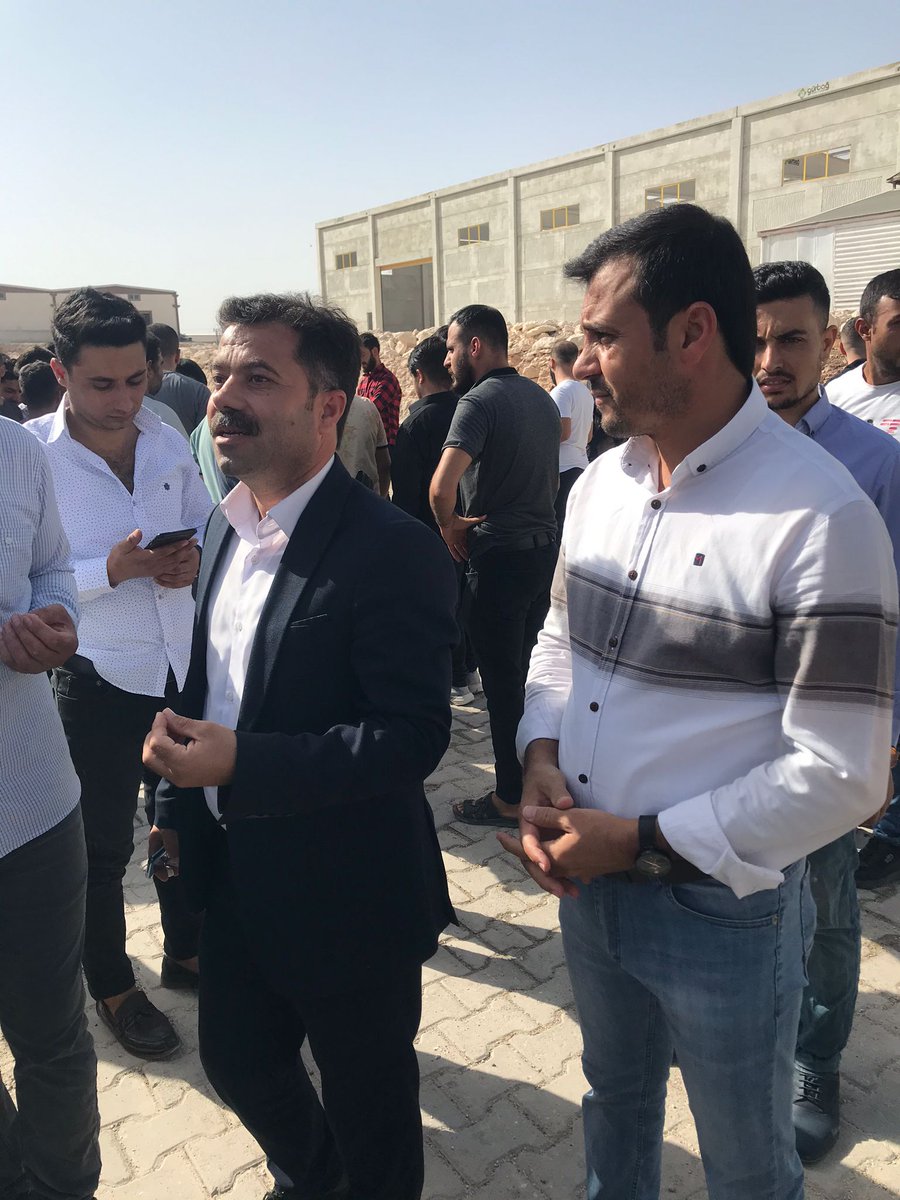 Mahmut1Demir's tweet photo. Temiz Toplum Federasyonu Genel Başkanlıgımız Olarak,

Yılmaz'lar Ayakkabıda Çalışan Emekçi Kardeşlerimize Destek Ziyaretinde Bulunduk.

@Abdullah_Erin47
@TemizToplumfdr @urfapusula
@AjansBalikligol @olayurfa @urfanatik_com @rhaajans @urfadasin @ihd_urfa
#hayirlicumalar
Tuegva https://t.co/AaDfyilaHM