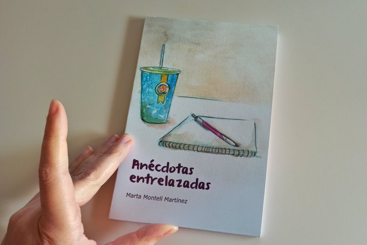 🔴MAQUETACIÓN E ILUSTRACIÓN
¡Buenos días! 🥰
Hace unos años hice esta historieta para una amiga, y para que quedará más presentable, decidí maquetarlo y añadí dos cubiertas en acuarelas (se puede leer por ambos lados)
Está basado en Percy Jackson.
#maquetación #diseñográfico