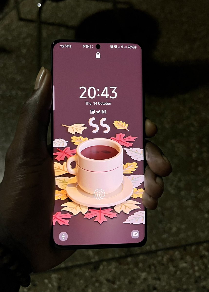 TearTopGH's tweet photo. ———————————————————
used Galaxy S21 ultra, 256, + brand new smart tag + Galaxy Buds Pro +back case + S pen for 6300 ghs.  

———————————————————

Ghc 6,300 [Negotiable] #FridayComboDeal 

———————————————————
Please CALL   0241585885
———————————————————
PLEASE Retweet 🙏🏽 https://t.co/ddf4psf5WM